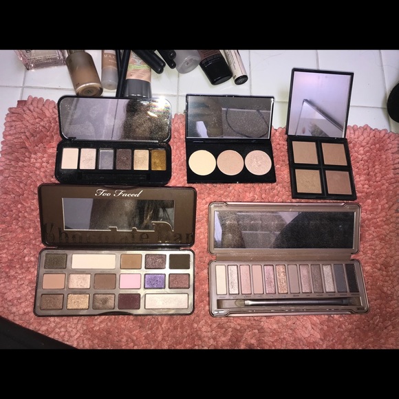 Giant makeup haul! - Picture 4 of 5